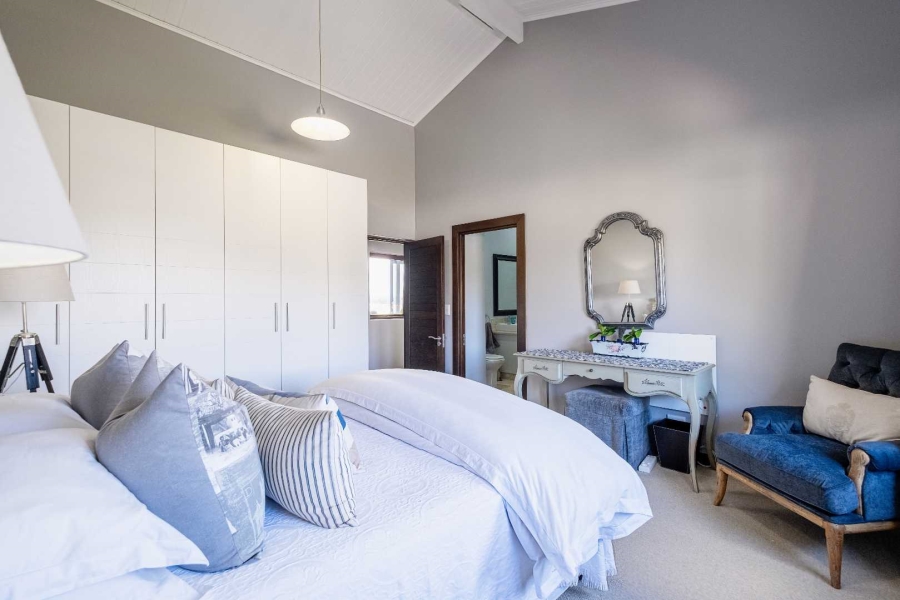 5 Bedroom Property for Sale in Oubaai Western Cape